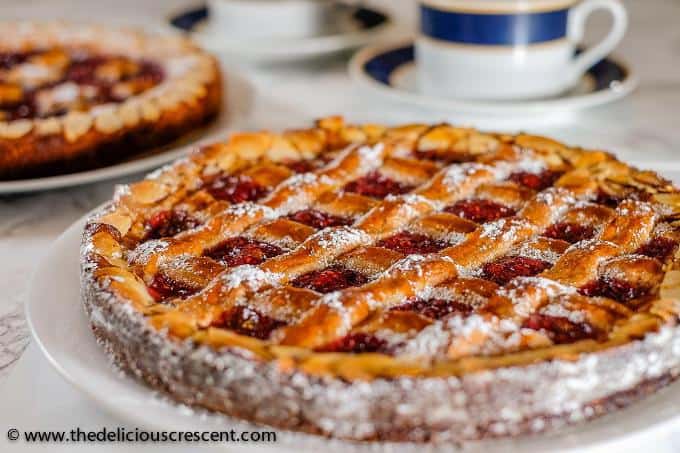 Front view of Linzer torte.