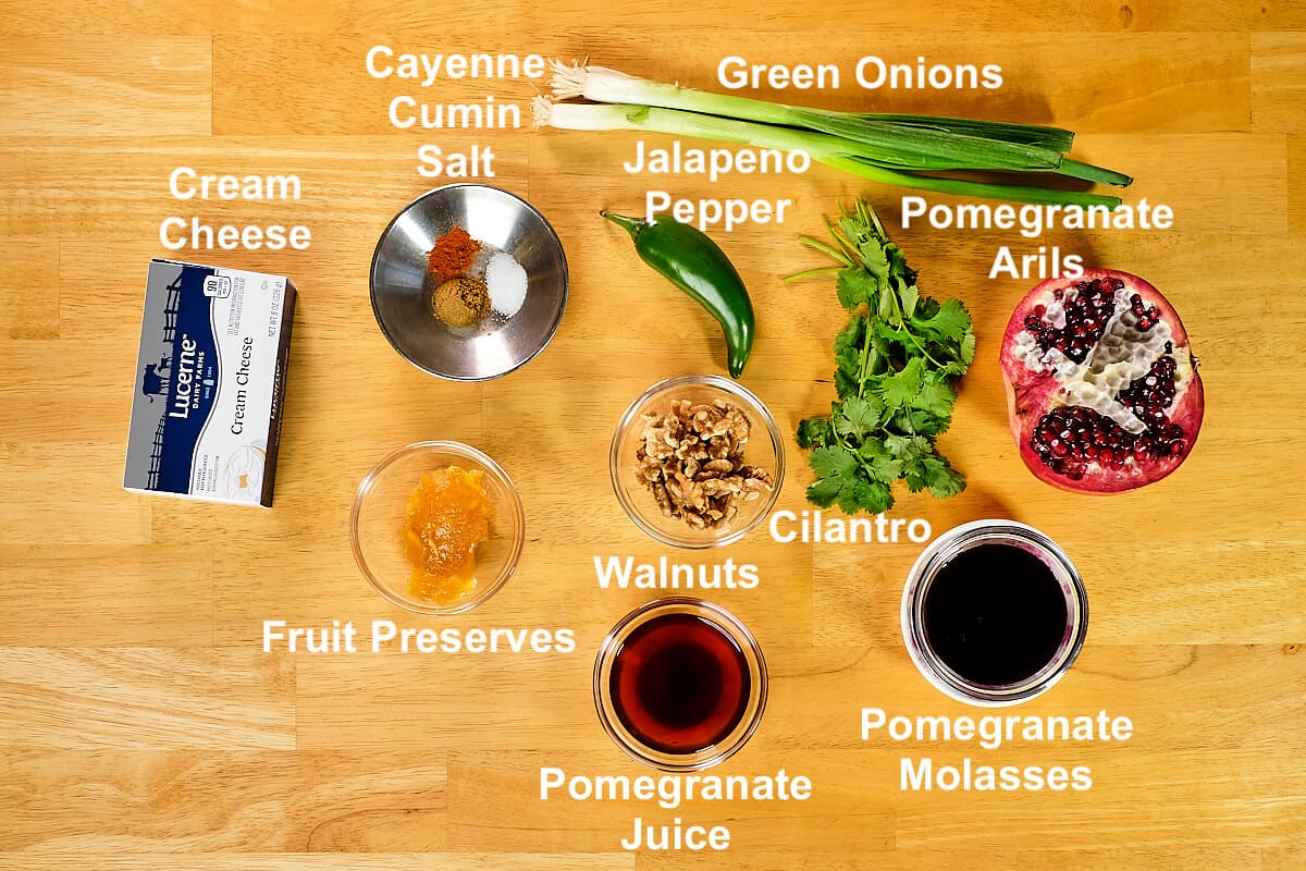 Ingredients used for making the salsa recipe.